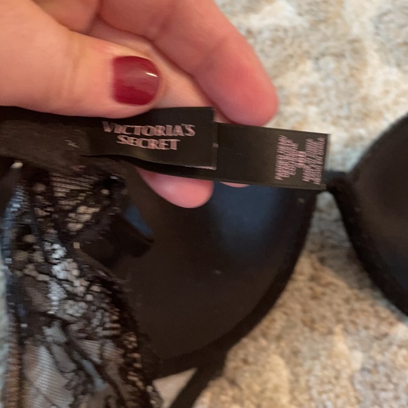 Victoria’s Secret bra - Picture 3 of 3